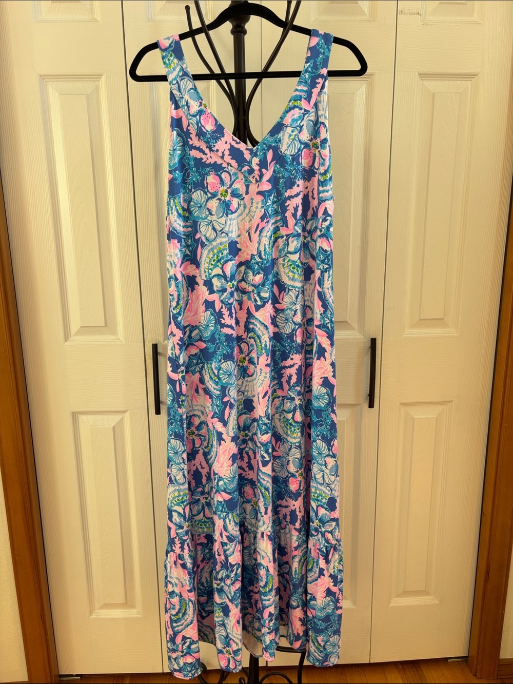 Lilly Pulitzer 🪸Madsen Dress Blue Tang Sitting Seaside Coastal Vibes Vneck & Tie - Picture 2 of 9